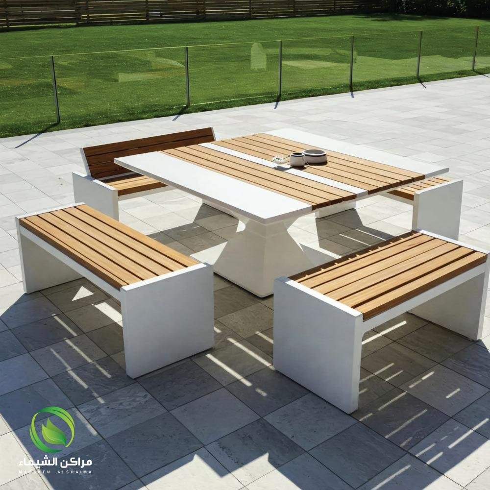 Large ready-made seating set and 5-piece table