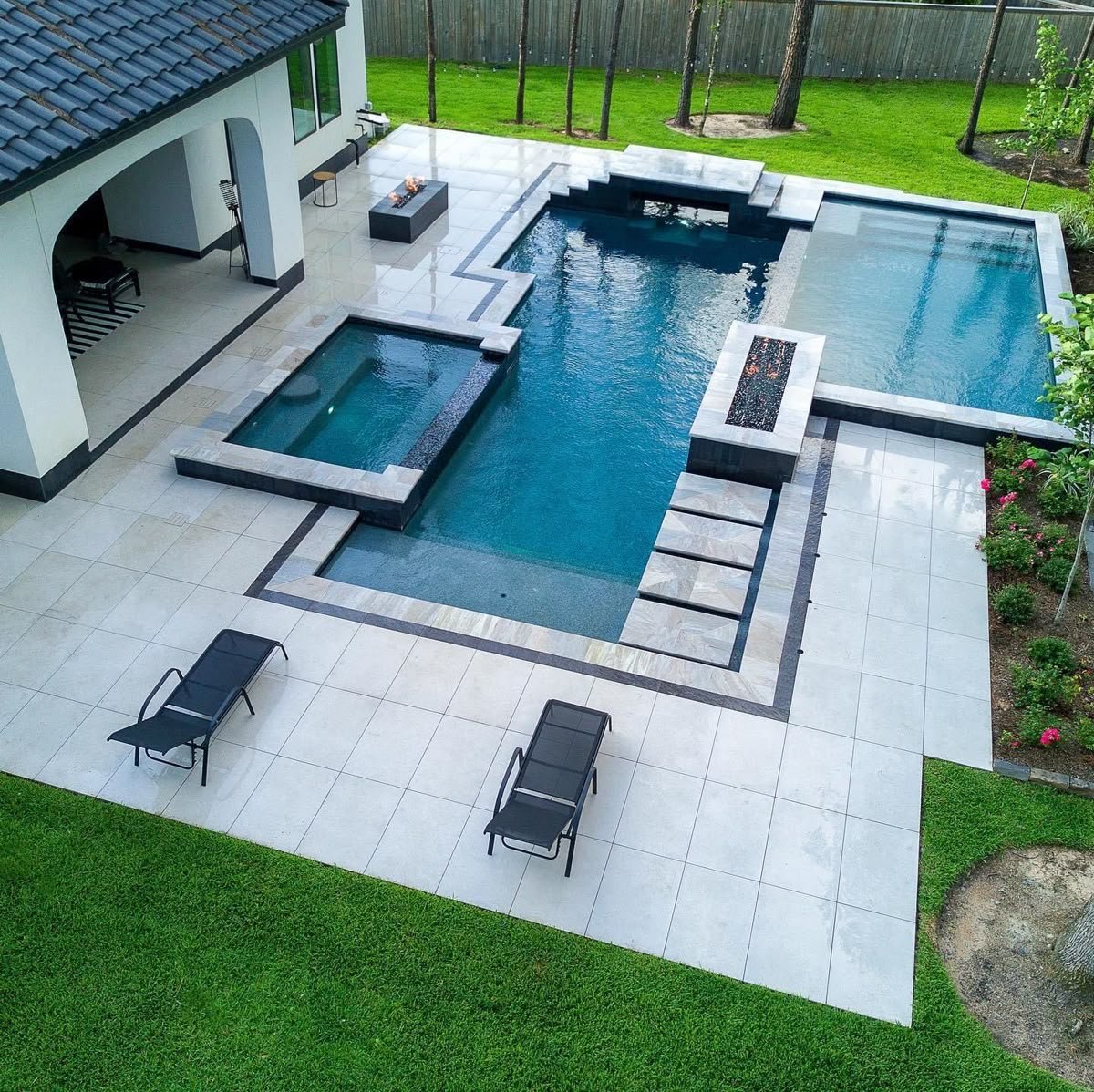 مسابح جاهزة فيبر